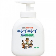 Жидкое антибактериальное мыло для рук с апельсиновым маслом Lion "Kirei Kirei" 250 мл