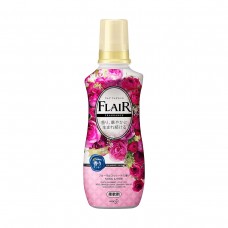  KAO "Flare Fragrance Dressy & Berry" Кондиционер-смягчитель для белья с ароматом цветов и ягод 570 мл
